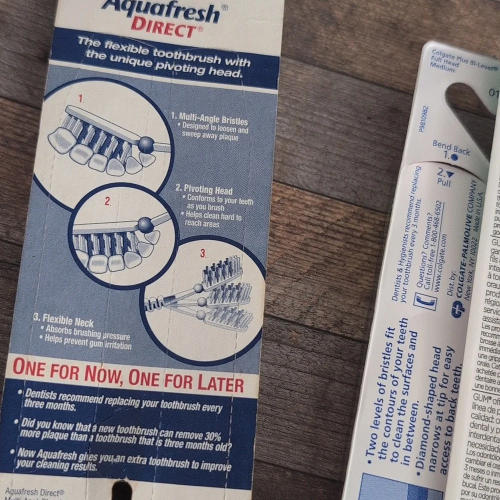 Vintage Crest Reach Colgate Tek Aqua fresh Assorted Toothbrush Lot Of 16‎